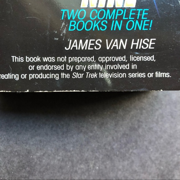 Unauthorized Trekkers Guide to ST:NG & ST:DS9 - Picture 4 of 8